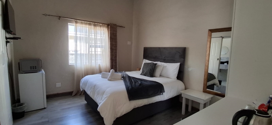 8 Bedroom Property for Sale in Southernwood Eastern Cape